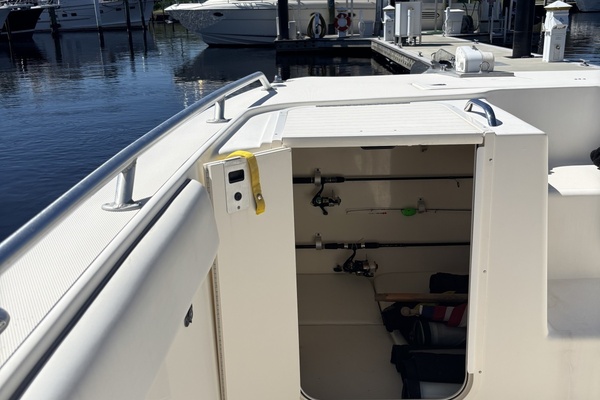2004World Cat 33 ft    CatFish