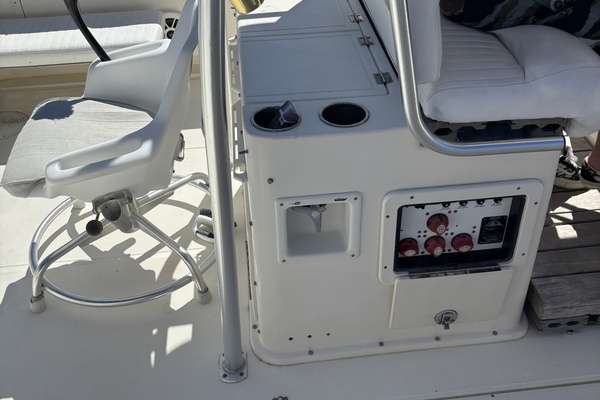 2004World Cat 33 ft    CatFish