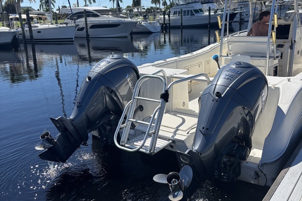 2004World Cat 33 ft    CatFish