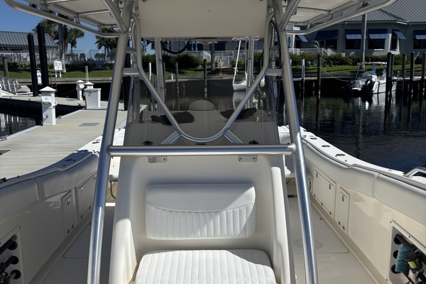 2004World Cat 33 ft    CatFish