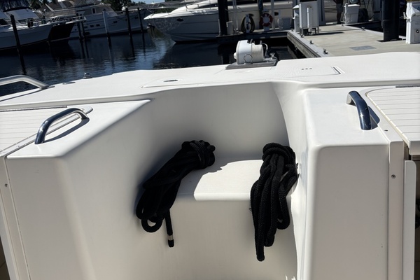 2004World Cat 33 ft    CatFish
