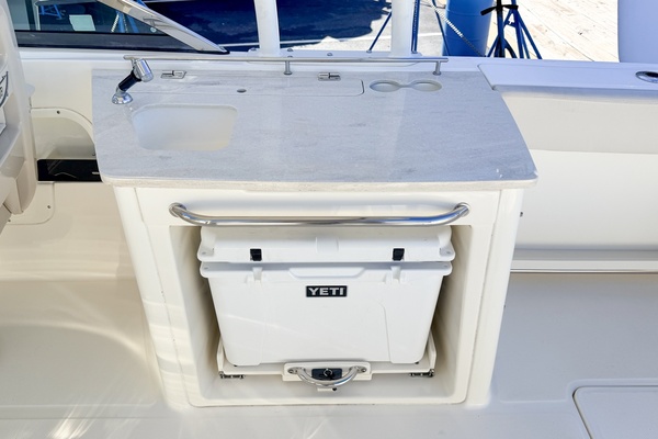 Bean Counter 27ft Boston Whaler Yacht For Sale