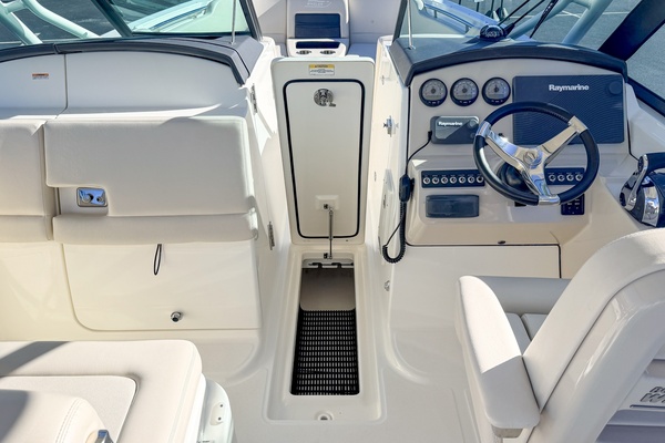 Bean Counter 27ft Boston Whaler Yacht For Sale