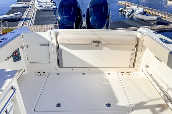 Bean Counter 27ft Boston Whaler Yacht For Sale