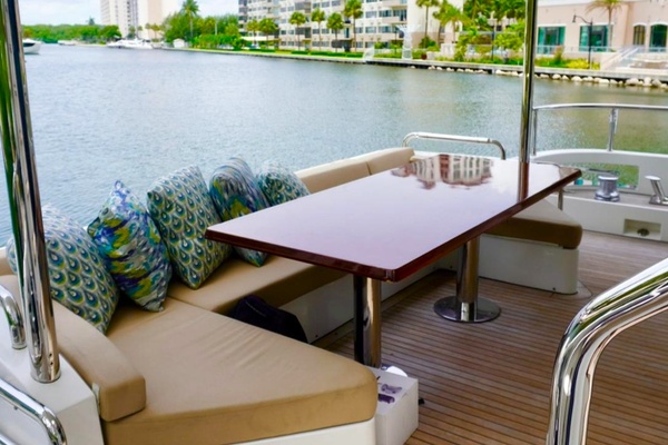 BELLO VIAGGIO 84ft Azimut Yacht For Sale