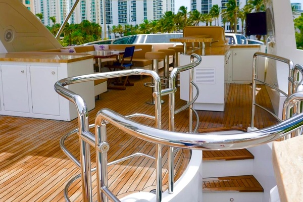 BELLO VIAGGIO 84ft Azimut Yacht For Sale