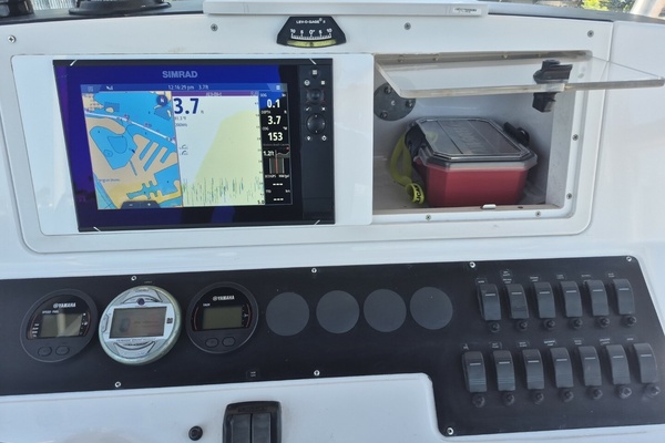 24ft Pro Line Yacht For Sale