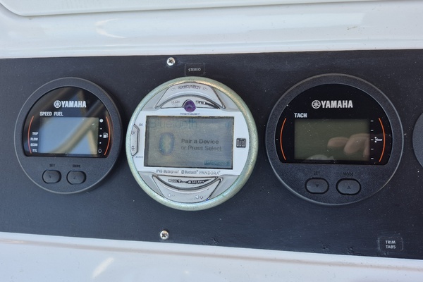 24ft Pro Line Yacht For Sale