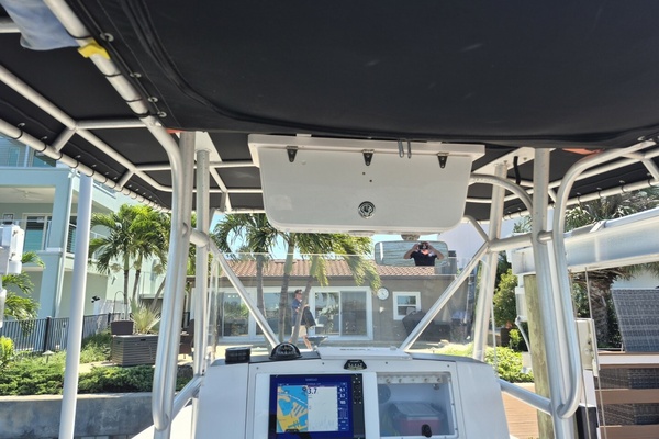 24ft Pro Line Yacht For Sale