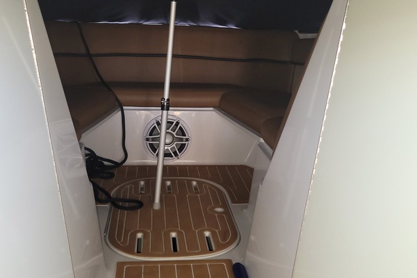31ft Four Winns Yacht For Sale