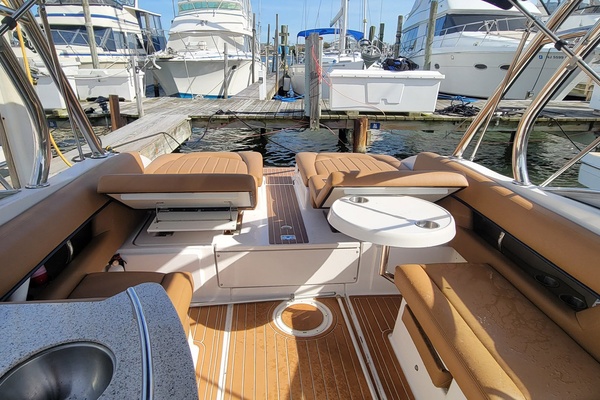 31ft Four Winns Yacht For Sale