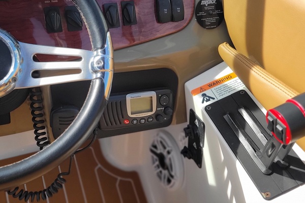 31ft Four Winns Yacht For Sale