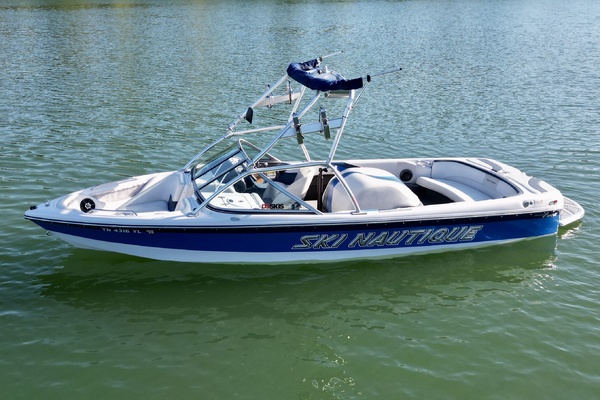 20ft Correct Craft Yacht For Sale