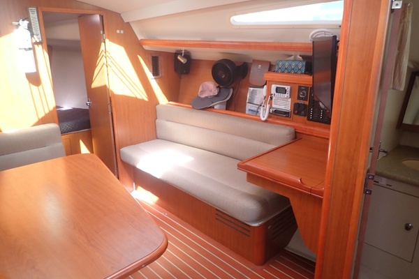 33ft Hunter Yacht For Sale