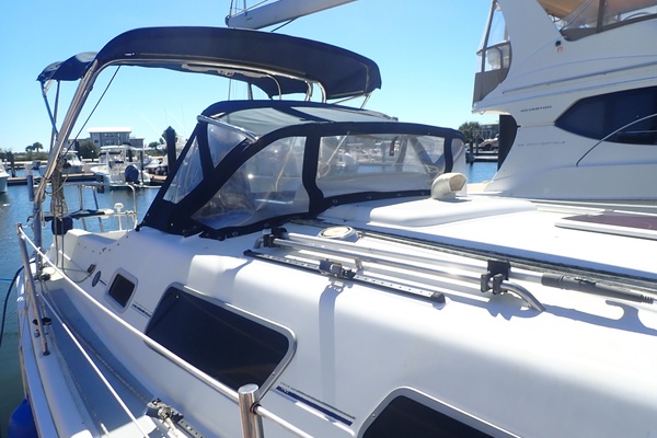 33ft Hunter Yacht For Sale