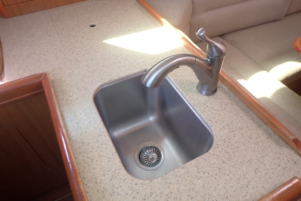 33ft Hunter Yacht For Sale