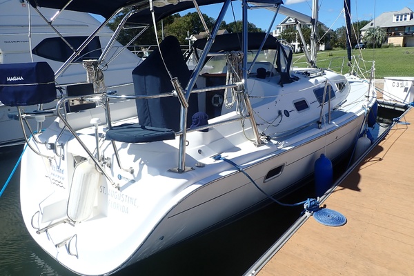 33ft Hunter Yacht For Sale