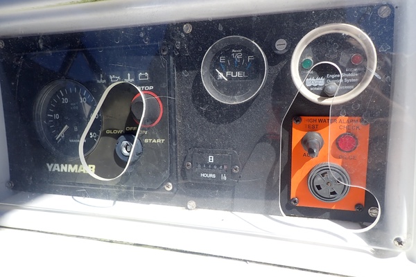 33ft Hunter Yacht For Sale
