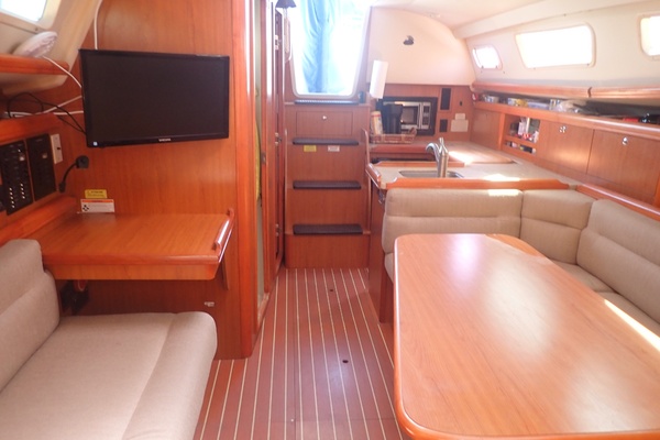 33ft Hunter Yacht For Sale