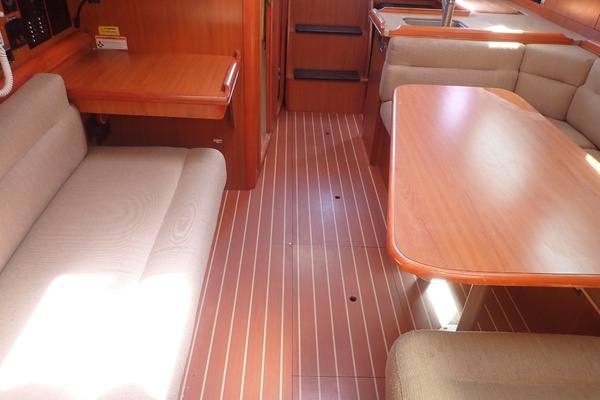 33ft Hunter Yacht For Sale