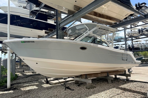 2019Robalo 31 ft