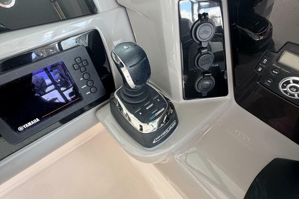 2019Robalo 31 ft