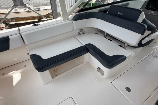 2019Robalo 31 ft