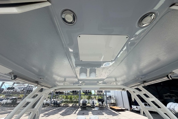 2019Robalo 31 ft