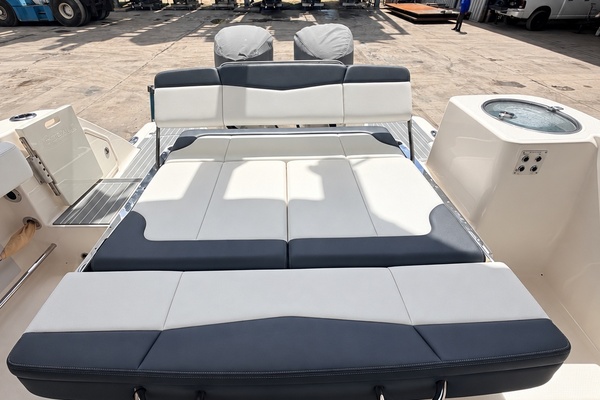 2019Robalo 31 ft