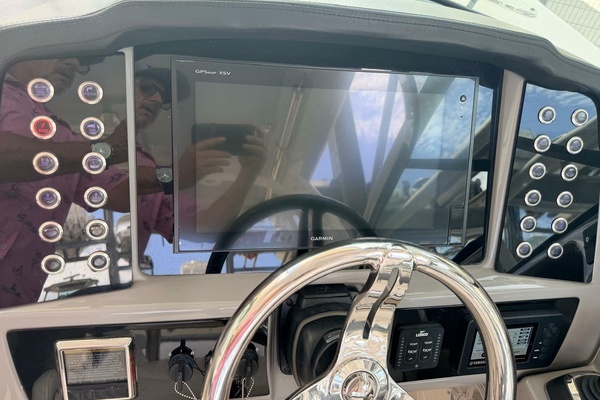 2019Robalo 31 ft