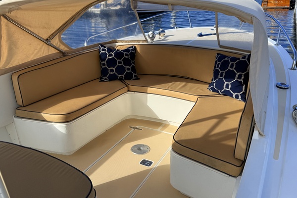 Surrey 24ft Vanquish Yacht For Sale