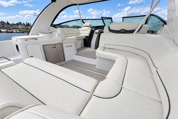 35ft Cruisers Yachts Yacht For Sale