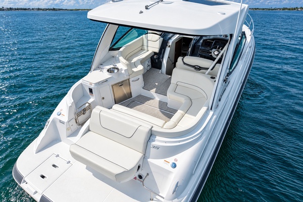 35ft Cruisers Yachts Yacht For Sale