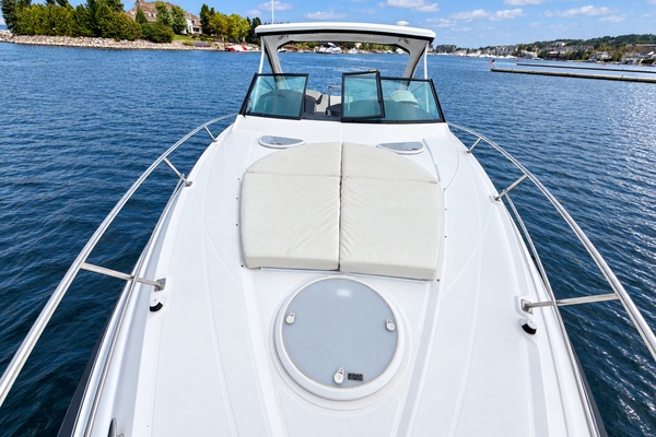 35ft Cruisers Yachts Yacht For Sale