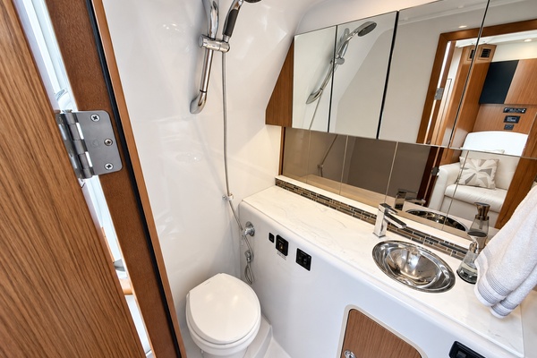 35ft Cruisers Yachts Yacht For Sale