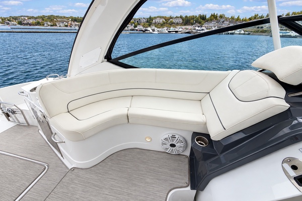 35ft Cruisers Yachts Yacht For Sale