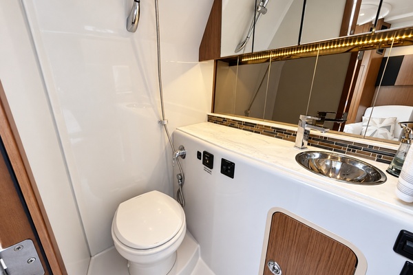 35ft Cruisers Yachts Yacht For Sale