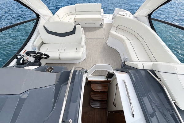 35ft Cruisers Yachts Yacht For Sale