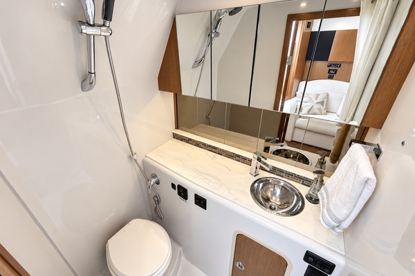 35ft Cruisers Yachts Yacht For Sale