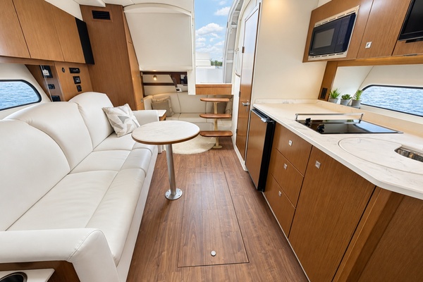 35ft Cruisers Yachts Yacht For Sale