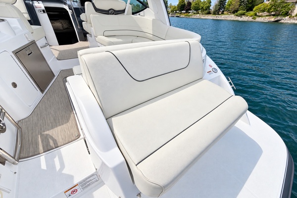 35ft Cruisers Yachts Yacht For Sale
