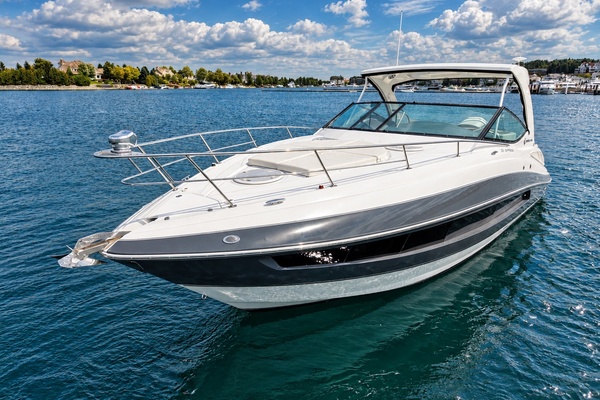 35ft Cruisers Yachts Yacht For Sale