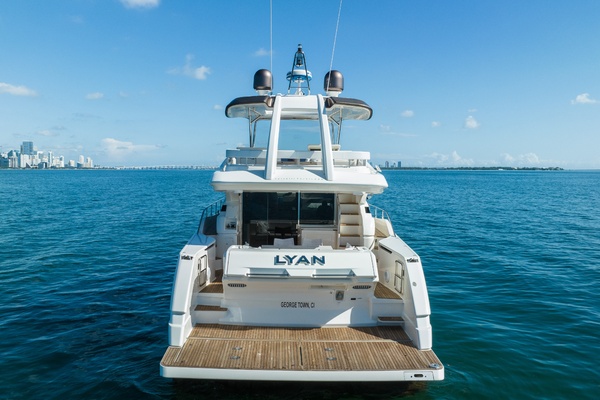 2016Ferretti Yachts 65 ft