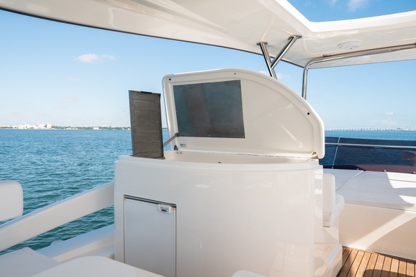 2016Ferretti Yachts 65 ft