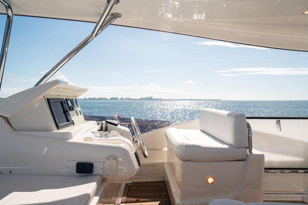 2016Ferretti Yachts 65 ft