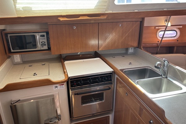 The Wicked 38ft Catalina Yacht For Sale