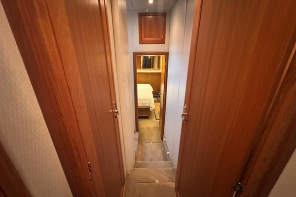 Trading Places 52ft Bayliner Yacht For Sale
