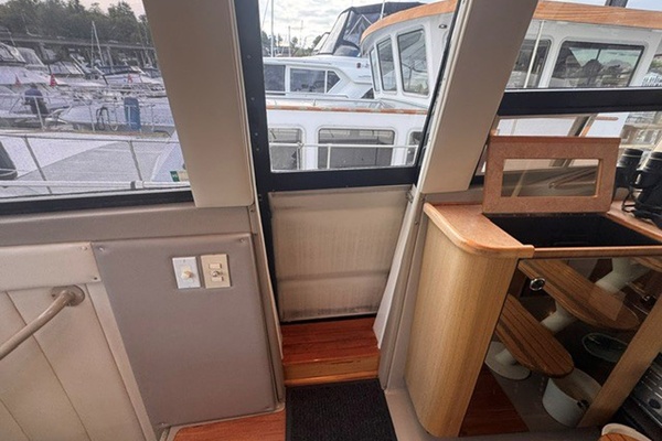 Trading Places 52ft Bayliner Yacht For Sale