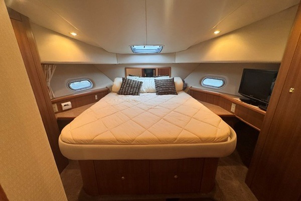 Trading Places 52ft Bayliner Yacht For Sale