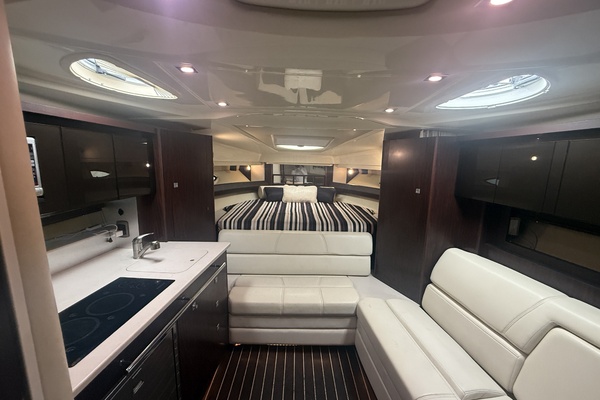 33ft Monterey Yacht For Sale